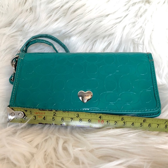 Coach Wristlet, green patent, FUC - Picture 11 of 13